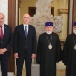 Ամենայն Հայոց Կաթողիկոսն ընդունեց Վրաստանի կրոնի հարցերով պետական գործակալության նախագահին 17 Vrastani kroni harcerov gortsakalutyun 4