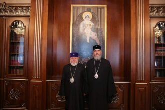 Ամենայն Հայոց Կաթողիկոսն ընդունեց Կիպրոսի արքեպիսկոպոսի օգնականին 36 Kiprosi arepiskoposi ognakan 2