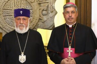 Ամենայն Հայոց Կաթողիկոսը հրաժեշտի հանդիպում ունեցավ Սուրբ Աթոռի առաքելական նվիրակի հետ 48 Surb Atori nvirak 12