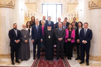 Ամենայն Հայոց Կաթողիկոսն ընդունեց Ավստրալիայի խորհրդարանականների պատվիրակությանը 26 Avstraiayi xorhrdaranakanner 2