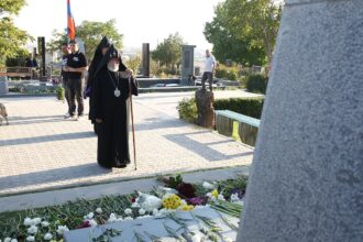 Ամենայն Հայոց Կաթողիկոսն այցելեց «Եռաբլուր» զինվորական պանթեոն (նկարներ) 36 Erablur panteon 1