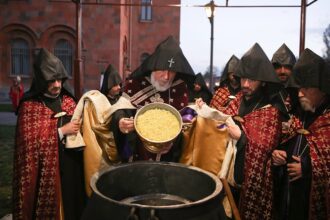 Կատարվեց Սուրբ Մյուռոնի նյութերի օրհնության կարգը (նկարներ) 52 Myuroni Nyuteri orhnutyun 6