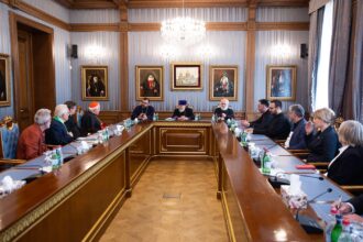 Ամենայն Հայոց Կաթողիկոսն ընդունեց Մարսելի արքեպիսկոպոսին (նկարներ) 56 Marseli episkopos 1