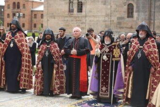 Հայոց Ցեղասպանության սուրբ նահատակների ոգեկոչման արարողությունները Մայր Աթոռ Սուրբ Էջմիածնում (նկարներ) 50 Surb nahtak 12