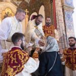 Մայր Աթոռում Սուրբ Պատարագից հետո ուխտավորներին բաշխվեց մատաղ և օրհնված ջուր (նկարներ) 13 Matagh 11