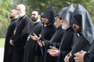 Մայր Աթոռի միաբաններն այցելեցին «Եռաբլուր» զինվորական պանթեոն (նկարներ) 18 Miabanner ayc 5