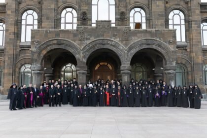 Mijekeghecakan patvirakutyun 28